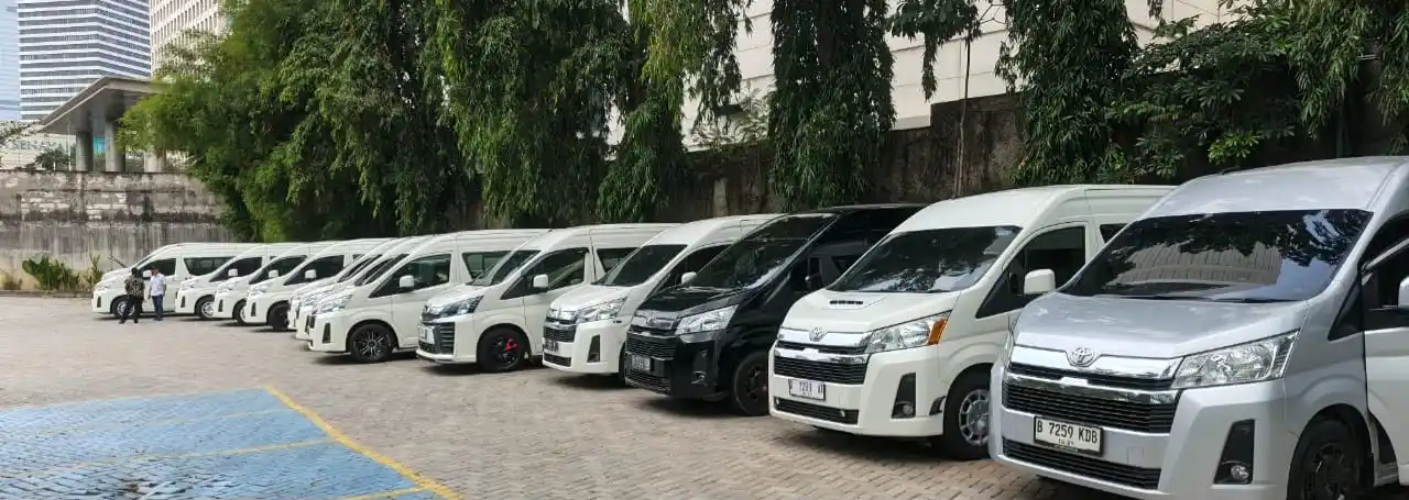 Foto asli Toyota Hiace Premio Grand Luxury 9-10 Seat Family Transport