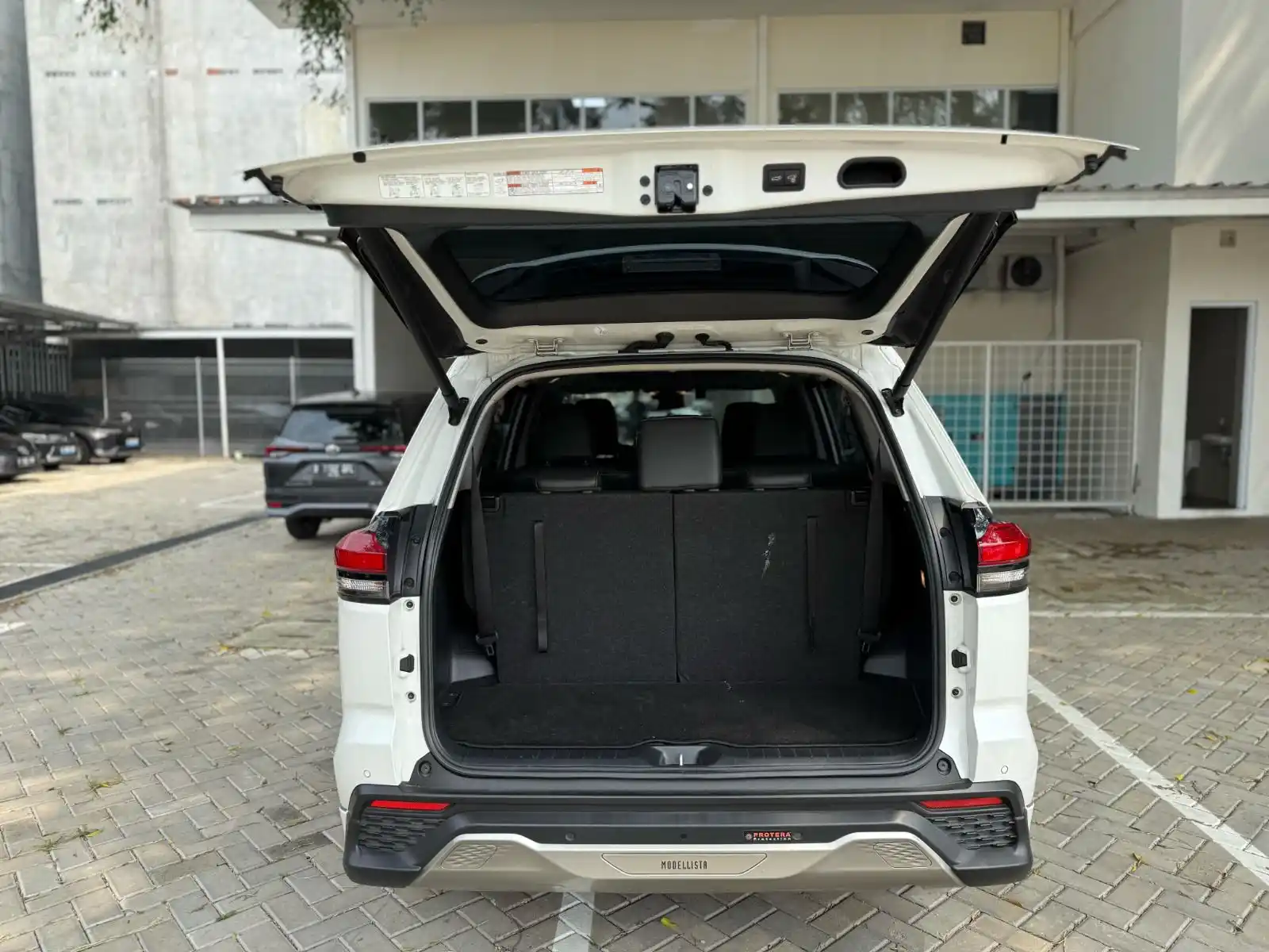Foto asli Toyota Innova Zenix Q Family Transport