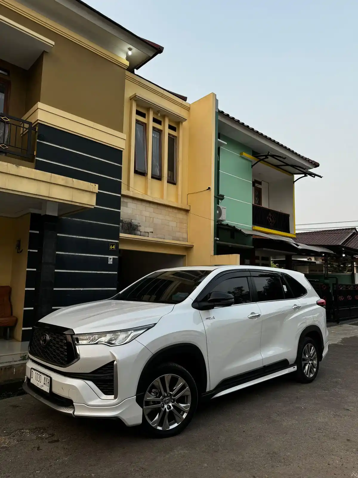 Foto asli Toyota Innova Zenix Q Family Transport